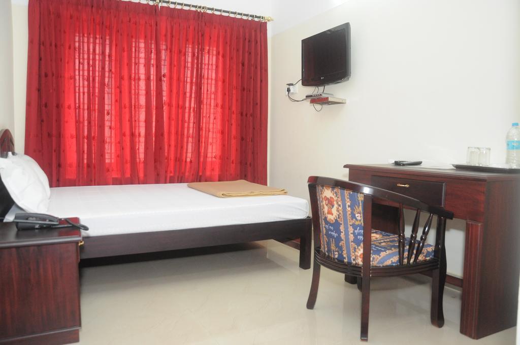 Dreamz Hotel Thiruvananthapuram Room photo