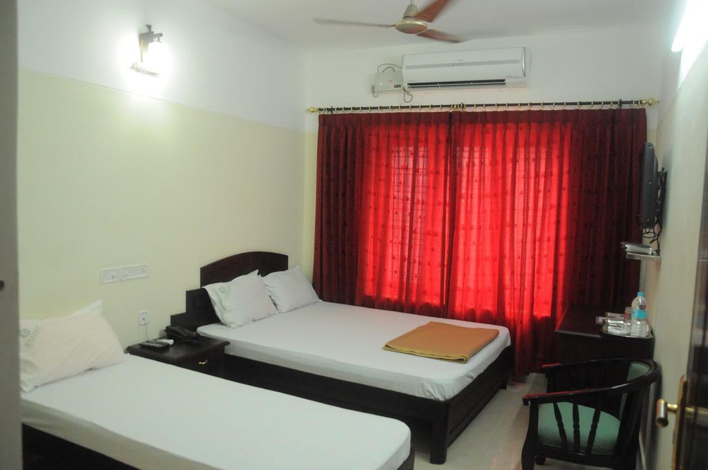 Dreamz Hotel Thiruvananthapuram Room photo